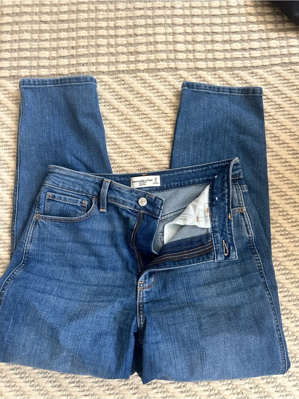 Abercrombie & Fitch Women's Blue Straight Leg Jeans The Mon High Ride 6